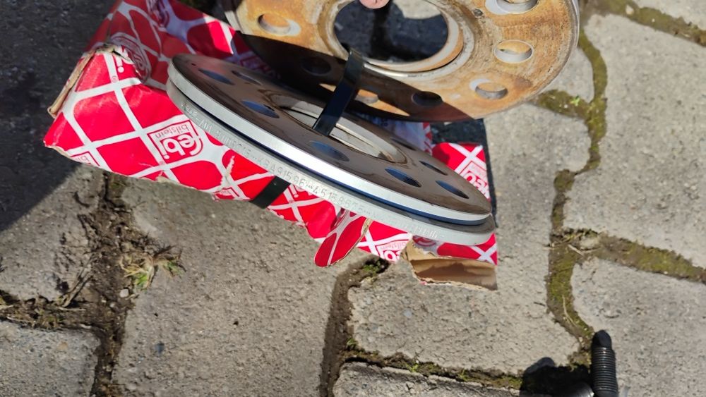 Distanțierele / flanșe jante