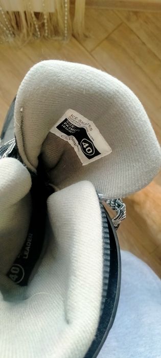 Продам коньки хоккейные