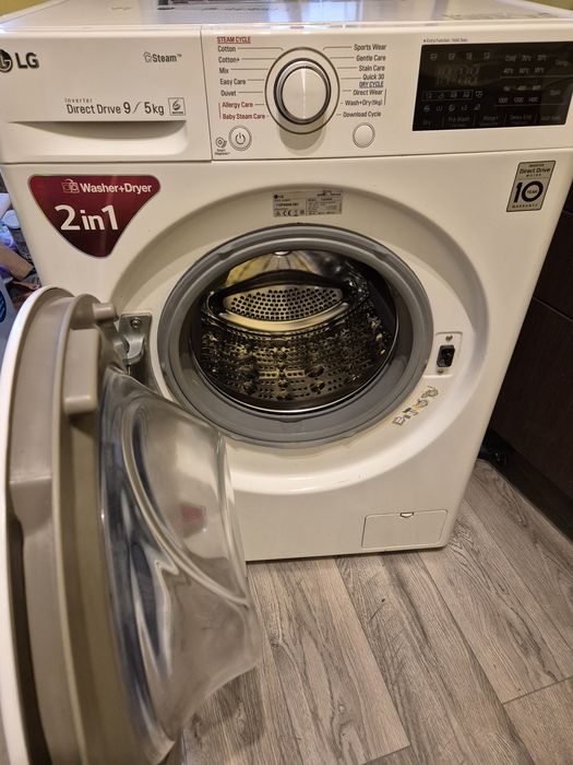 Пералня със сушилня LG Direct Drive