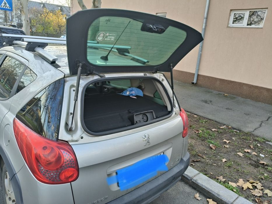Vând Peugeot 207 SW outdoor