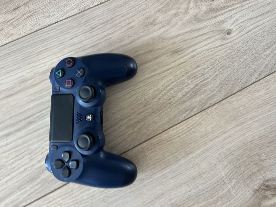 Ps4 с един джоестик