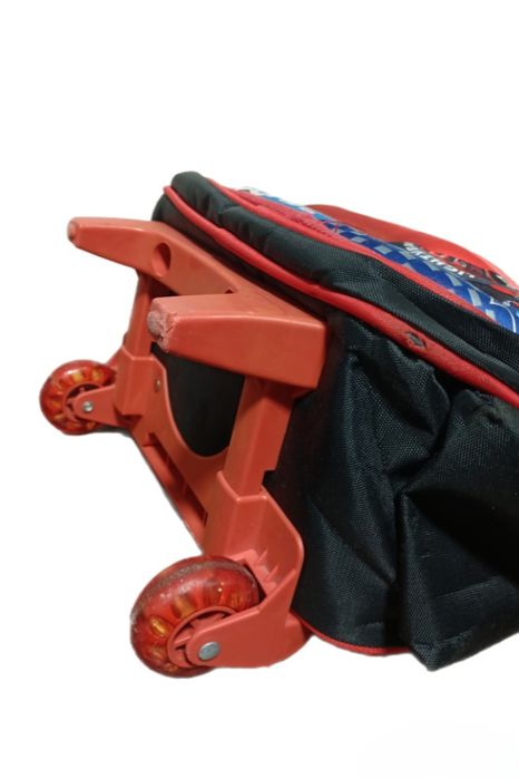 Детский чемодан на колесиках