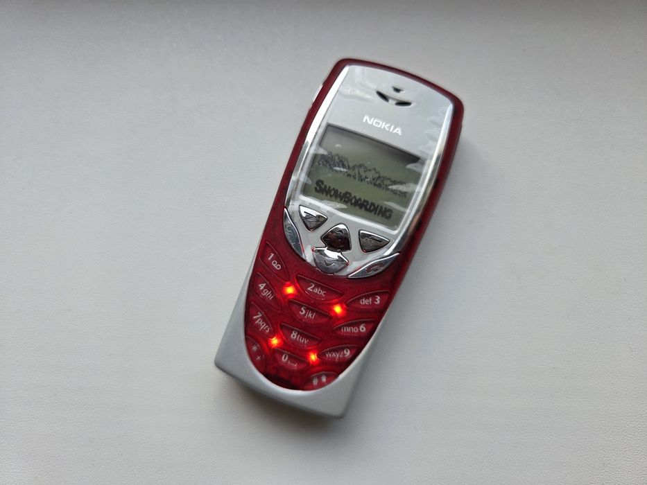 Nokia 8310 - telefon de colectie