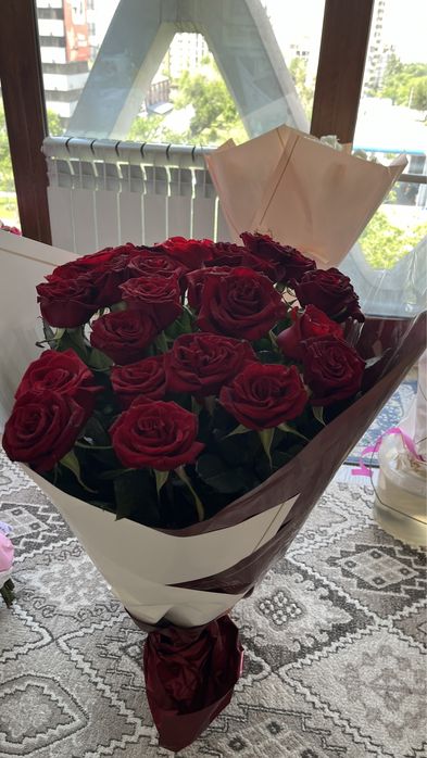 25 штук красные розы