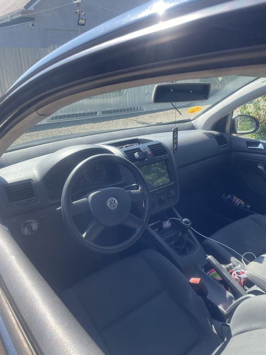Vând golf 5 coupe