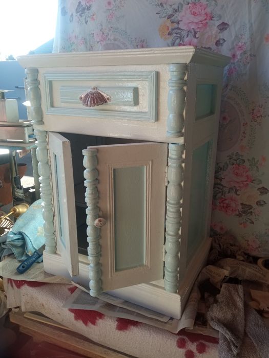 Продам.две.этажерки.и.тумбу.