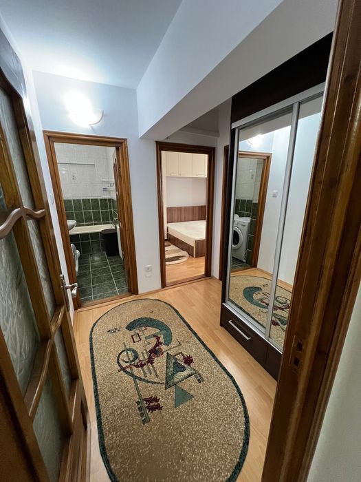 Inchiriez apartament