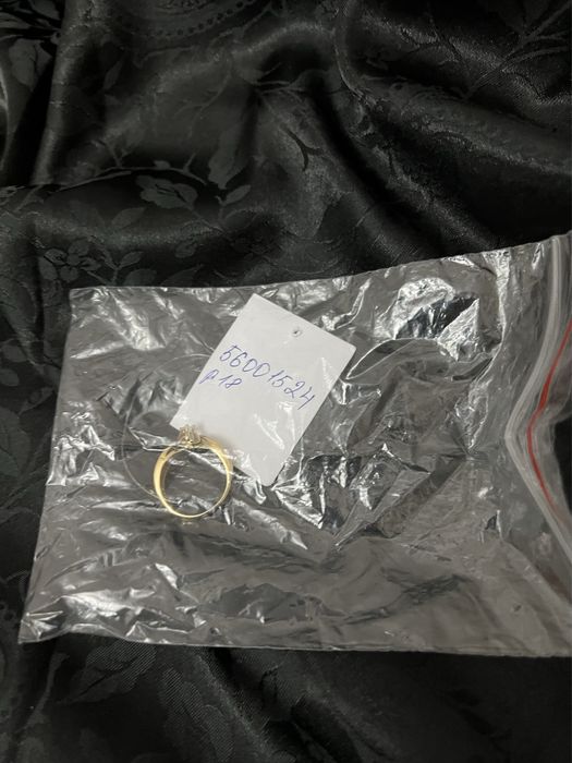 Золотое кольцо Вес - 2,32 . Размер 18