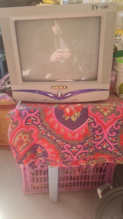 Телевизор черный белый