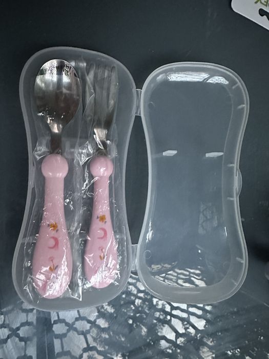 Детски прибори за хранене в кутийка НОВИ