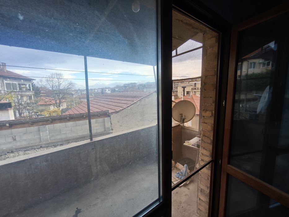 Втори етаж от двуетажна къща от собственик