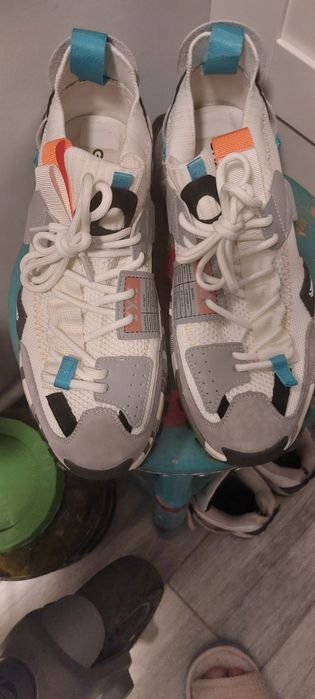 spălător franke  scaun birou  adidasi