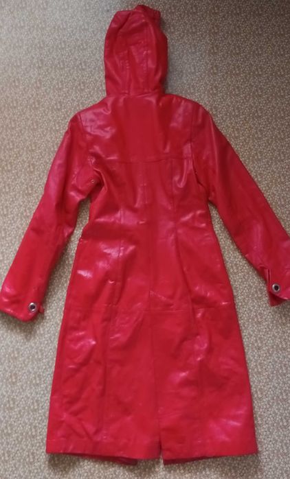 Кожаный женский плащ