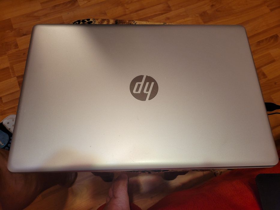 Laptop HP 17 inchi