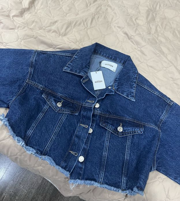 Чисто ново дънково яке