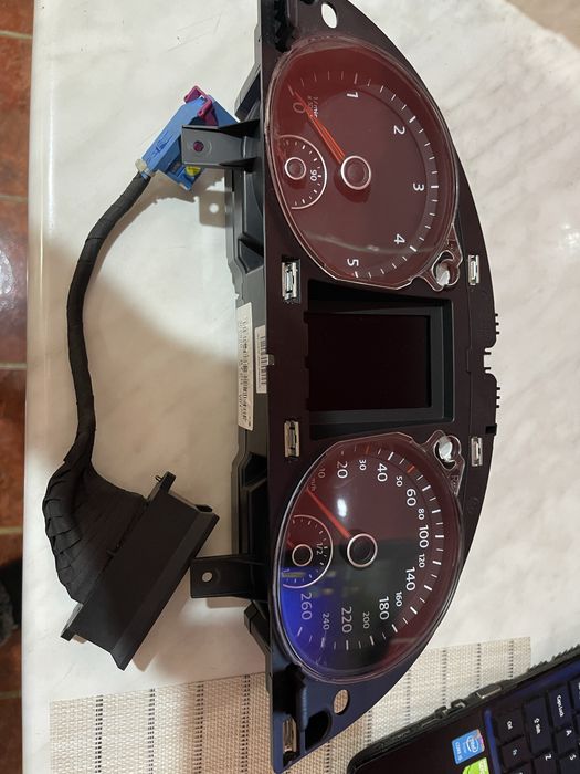 Ceasuri bord +trimuri Passat b6/b7 CC