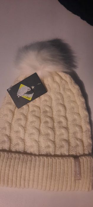 Caciuli dama tricotate