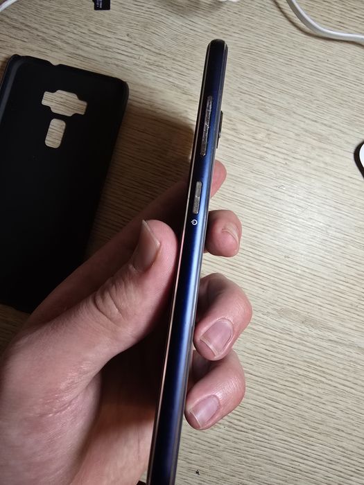 Asus Zenfone 3 (pentru piese)
