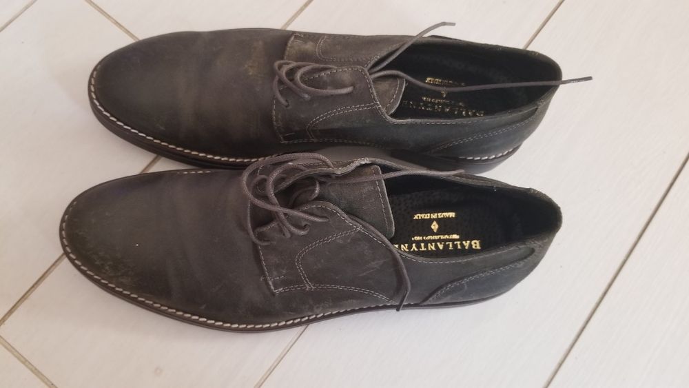 Pantofi barbati frumosi