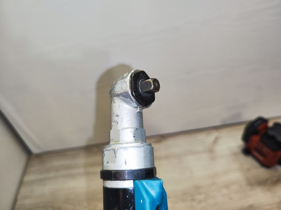 Makita Impact DFL204 F șurubelniță 90 grade 3/8 ipanouri fotovoltaice