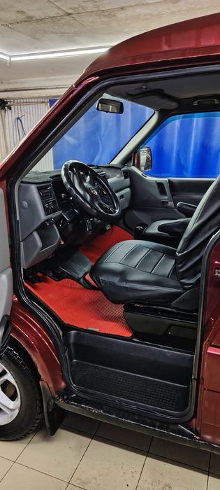 Автомобиль Volkswagen Multivan T4