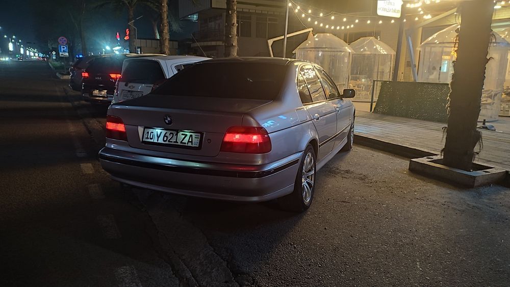 Срочно продается автомобиль BMW 520i