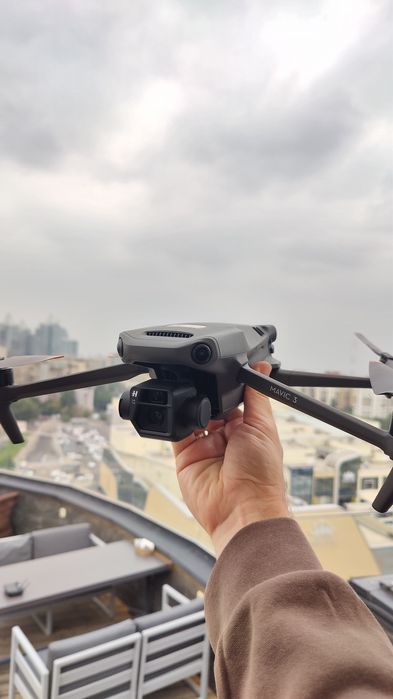 Дрон DJI Mavic 3 Fly More Combo + DJI RC Pro