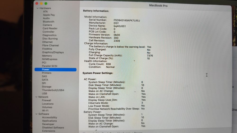 MacBook Pro Retina 16 inch (2019), ediția Touch Bar, 32 GB RAM 8 GB video
