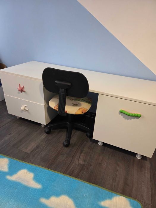 Детско бюро с размери 150 д /50 ш./58 в.