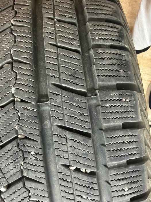 Продам комплект зимние шины