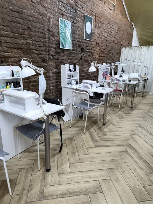 Аренда маникюрный стол