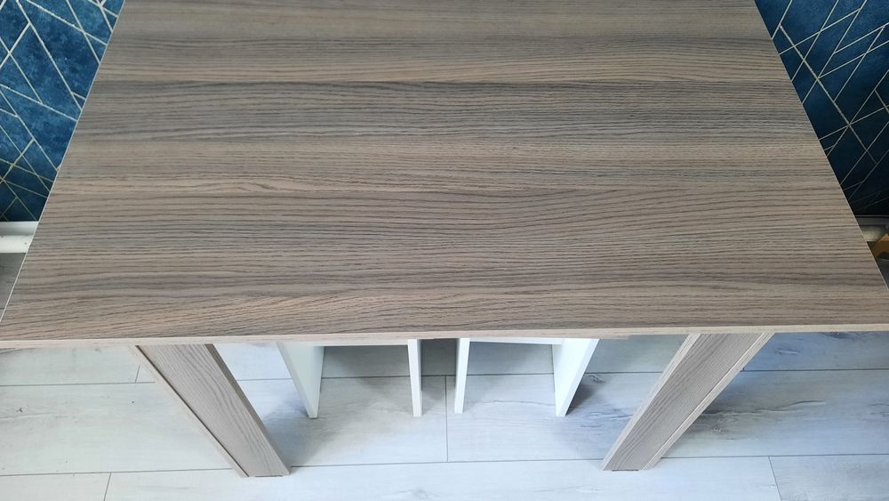 Продам стол с табуретками