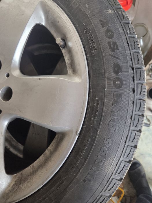 Комплект зимних резин Nokian