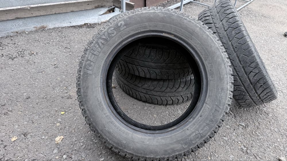 Зимние шины 185/65 R15