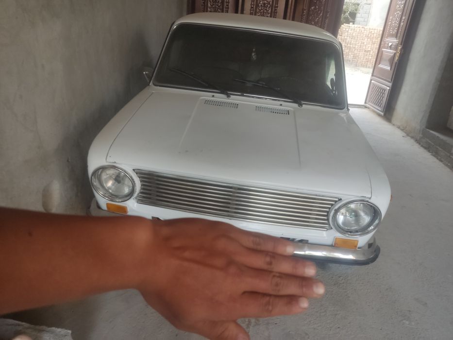lada  vaz 21011 mashina
