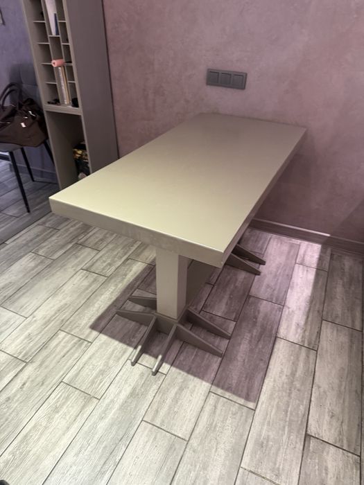 Продам столы  б/у срочно