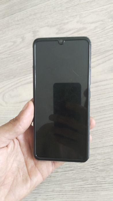 Продам смартфон vivo v21e