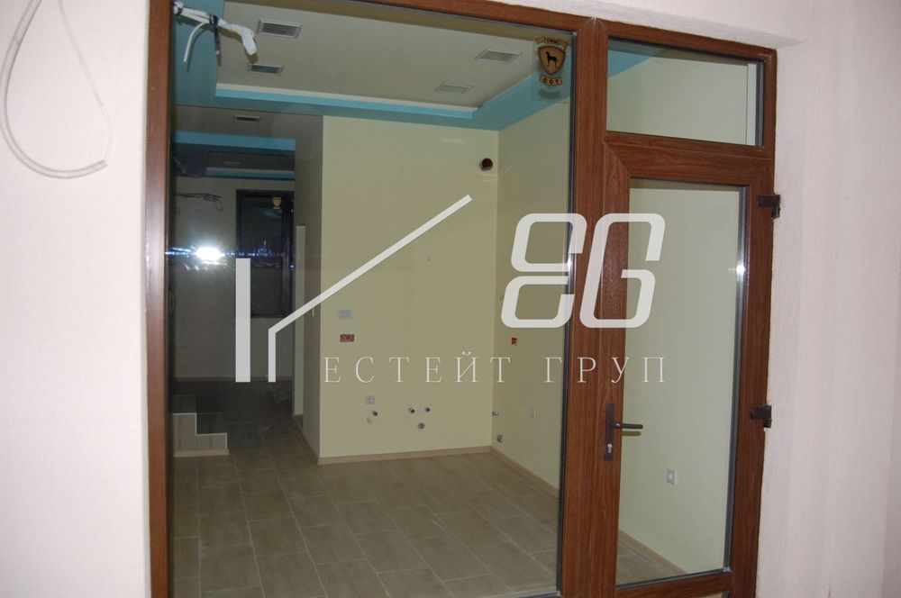 Дава се под наем Магазин в Варна, Център - 40 кв.м за 648.21 € - Снимка #4