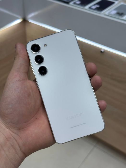 Samsung s 23.           .