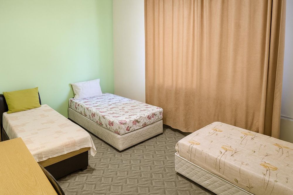 Дава се под наем Многостаен апартамент в Пловдив, Изгрев - 120 кв.м за 511 € - Снимка #2