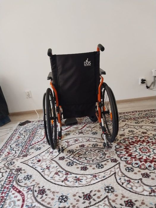 Продам новую коляску