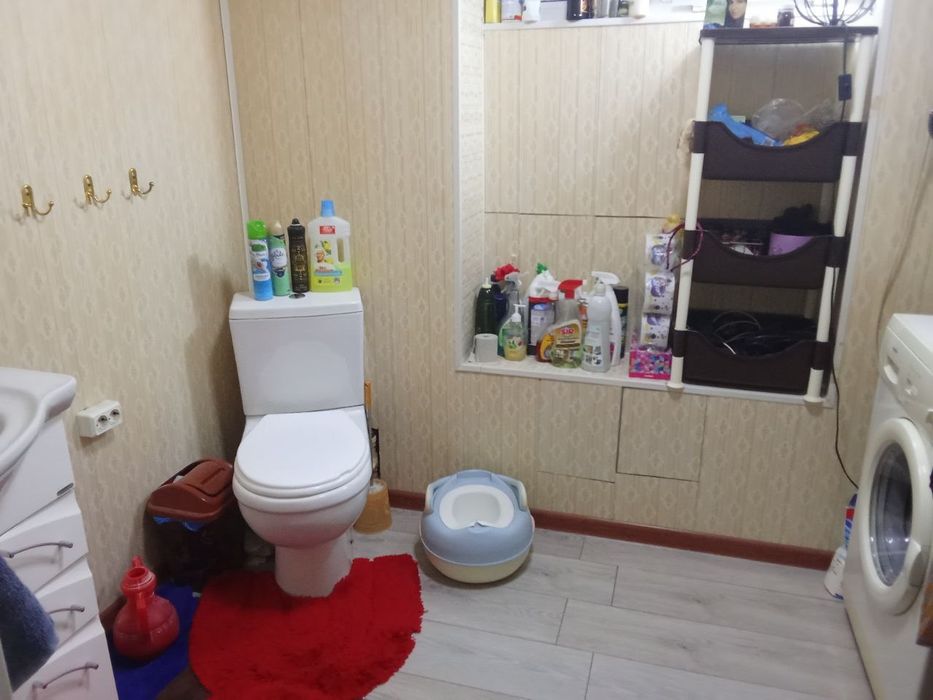 Srochni 24 sotux 2 xonali xamma sharoyitlar bor xovli sotlad