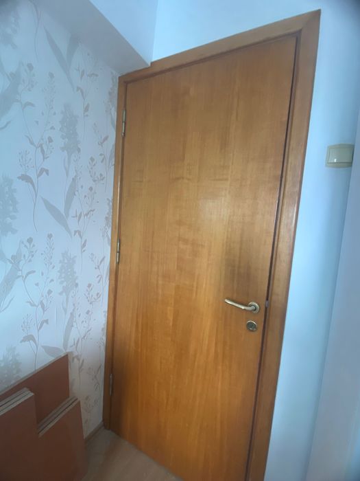 Usi interior lemn