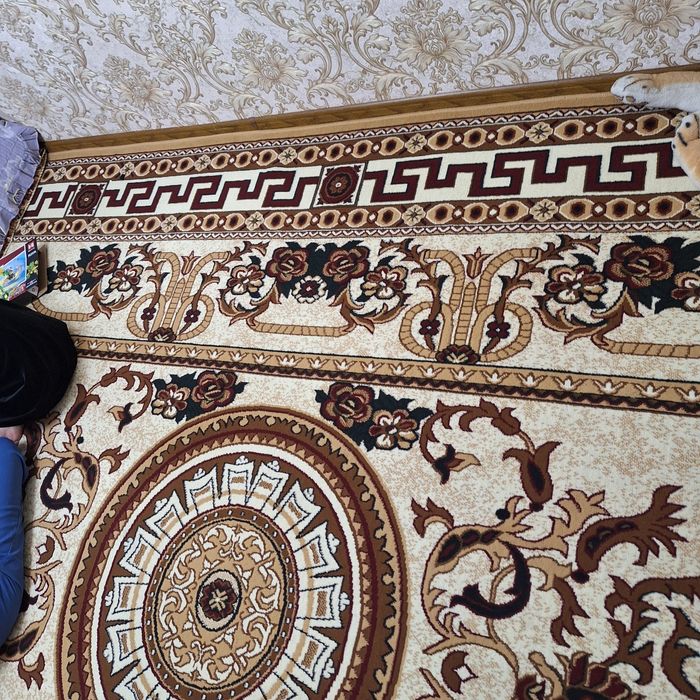 Продаётся ковёр новый