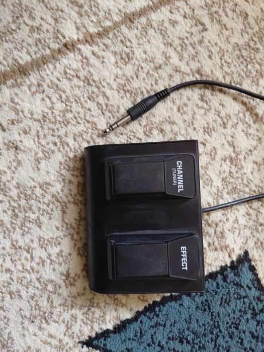 Amplificator Chitara Electrica Behringer GMX210 120W