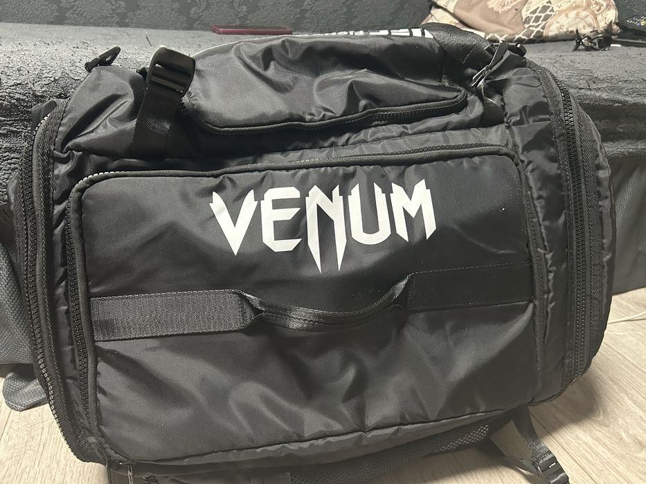 Сумка-рюкзак UFC-VENUM