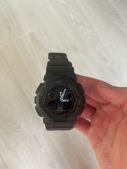 Часовник g-shock