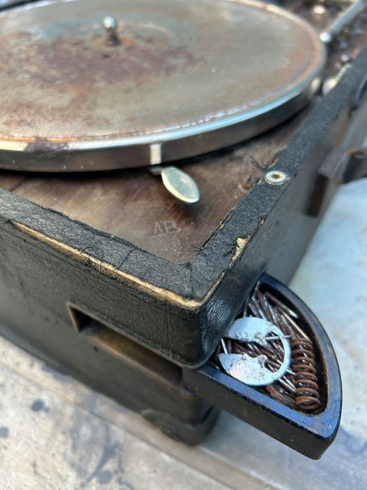 Грамофон Куче марка