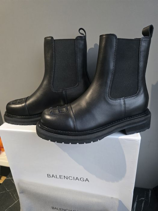 Ghete din piele Balenciaga 37 38 si 39 Noi!
