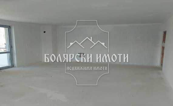 Продава се Тристаен апартамент в Велико Търново, Център - 115 кв.м за 1174 €/кв.м - Снимка #2